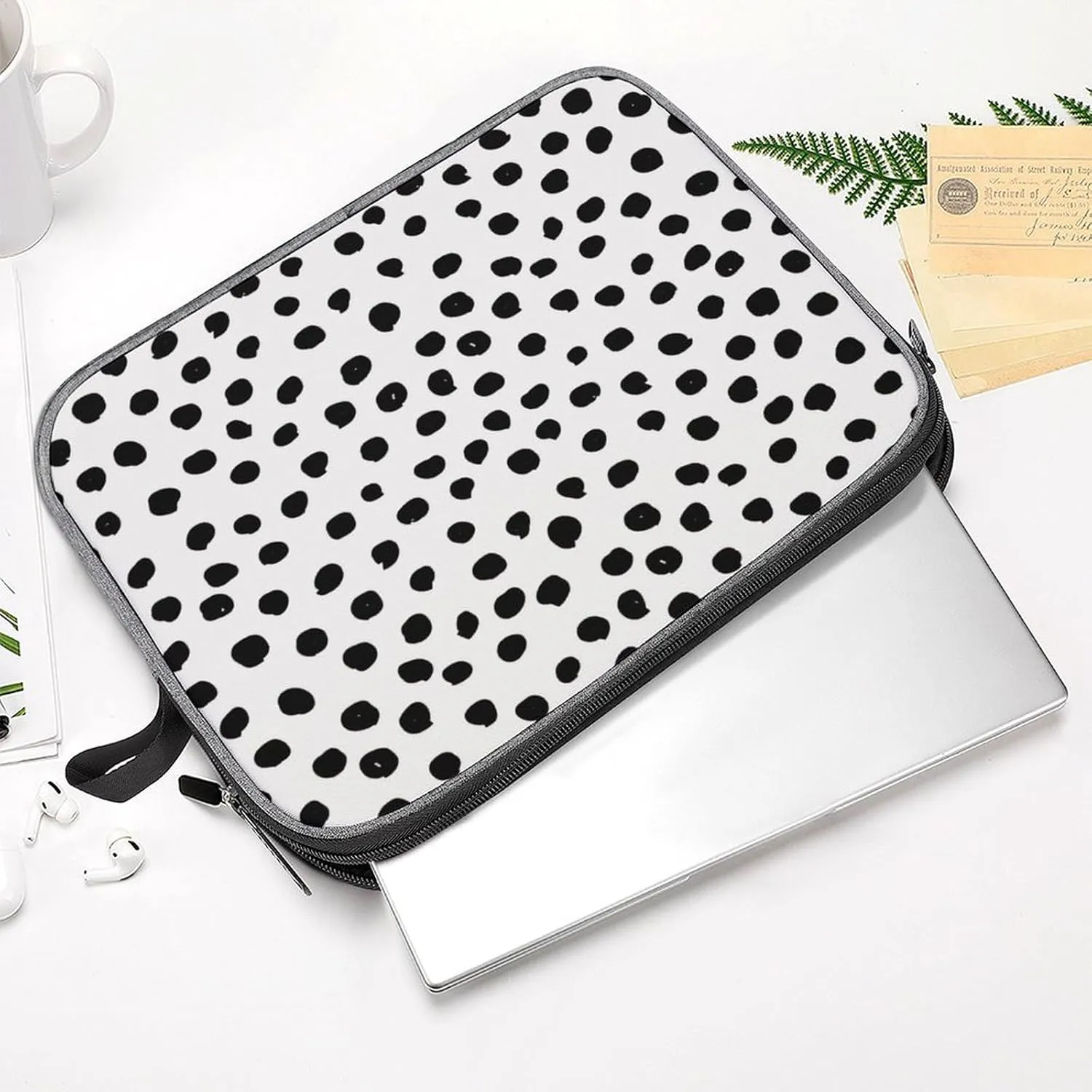 Axolotls Pattern Large Capacity Portable Laptop Case Unisex