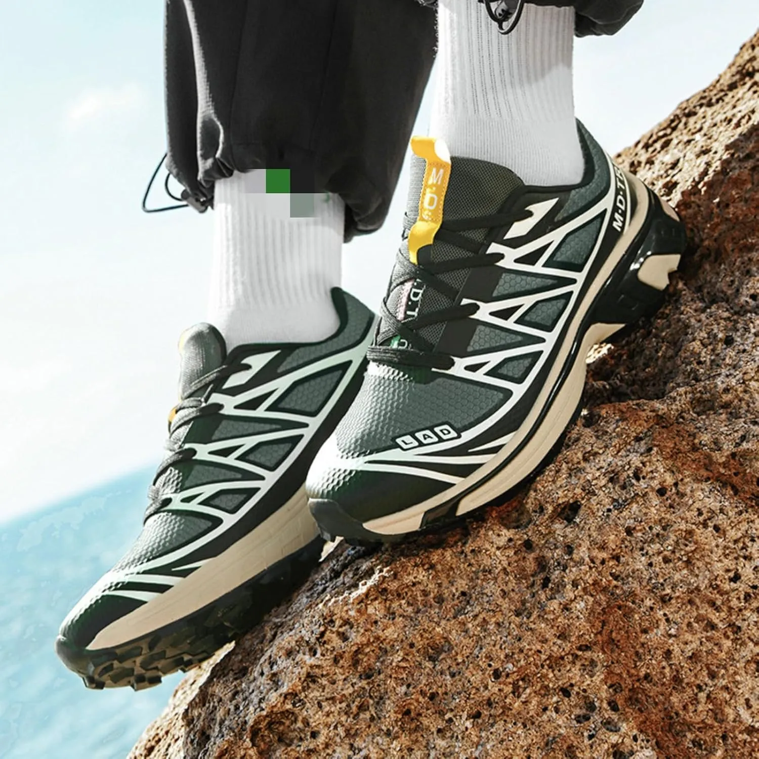 High - end and Stylish Men's Shock - Absorbing Sports Shoes, Suitable for Sports Like Running and Fitness, as Well as Outdoor Hiking and Daily Outings