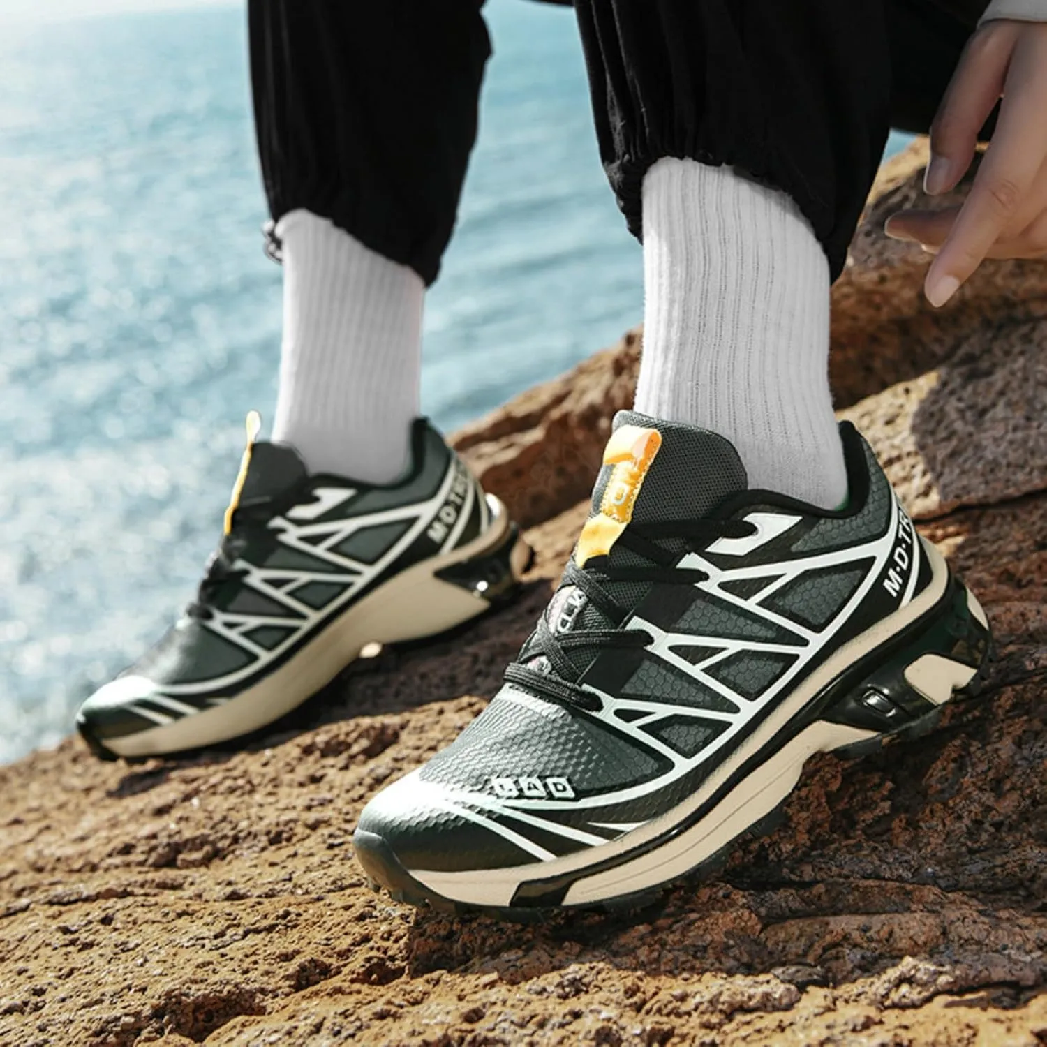 High - end and Stylish Men's Shock - Absorbing Sports Shoes, Suitable for Sports Like Running and Fitness, as Well as Outdoor Hiking and Daily Outings