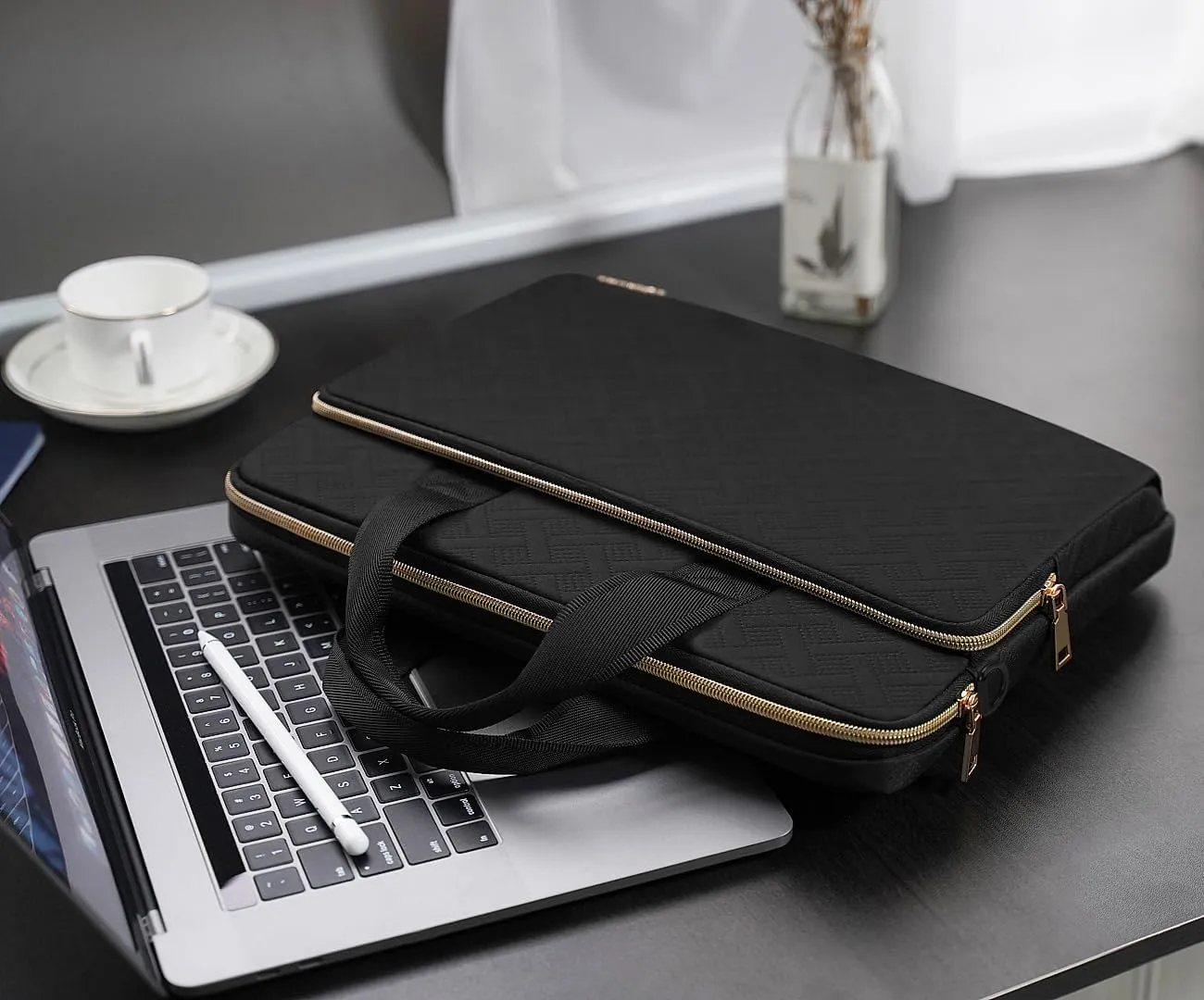 KIZUNA Laptop Sleeve Case 15.6 Inch Computer Shoulder Bag for for 16" MacBook Pro M3 Air M2 Max/16 Lenovo IdeaPad Flex 5i/Slim 3i/15.6" HP Envy x360 15/Dell XPS 15/15" IdeaPad Gaming 3i,Black