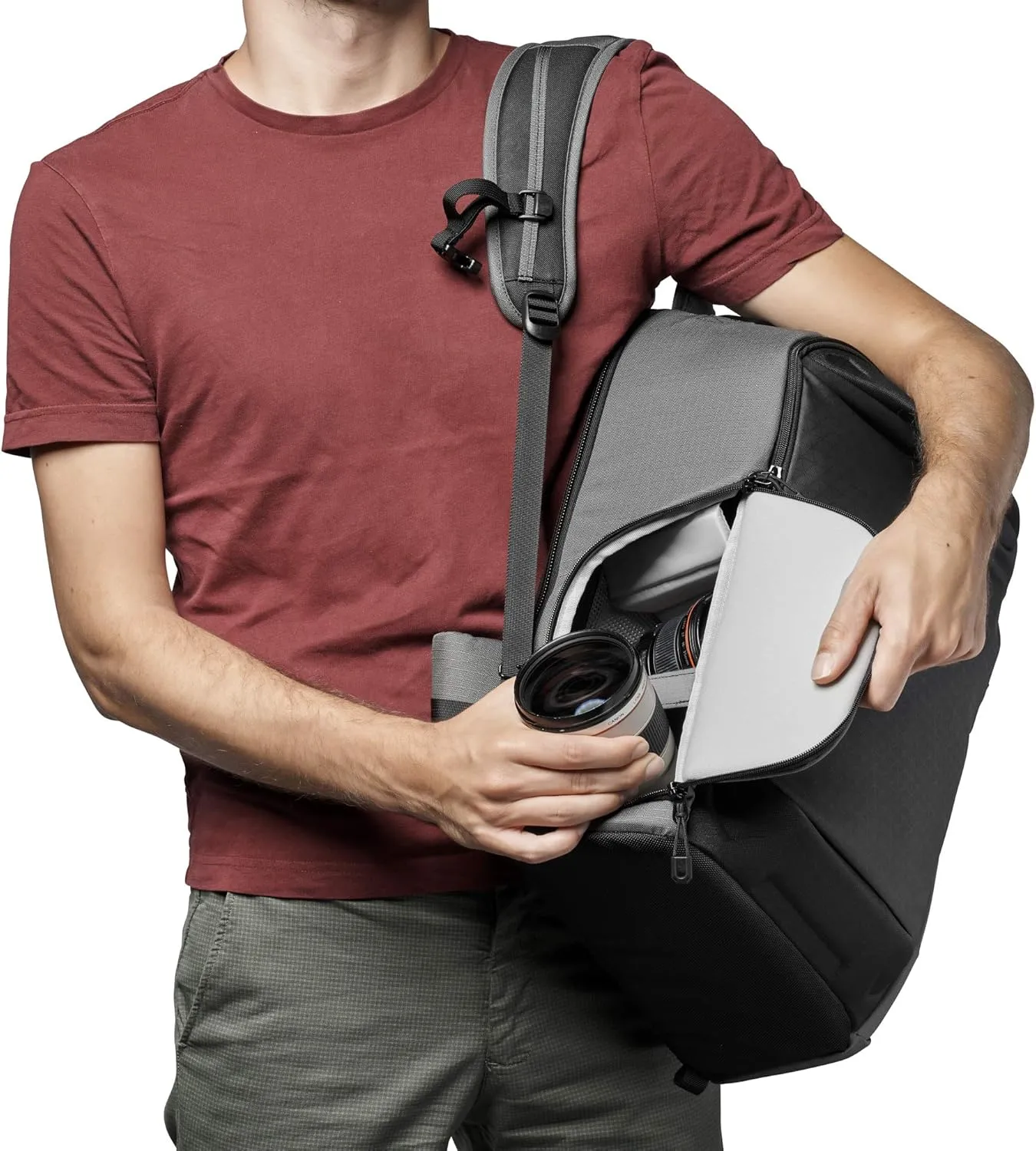 Lowepro Flipside BP 400 AW III Mirrorless and DSLR Camera Backpack - Dark Grey - with Rear Access - with Side Access - with Adjustable Dividers - for Mirrorless Like Sony α7 - LP37353-PWW