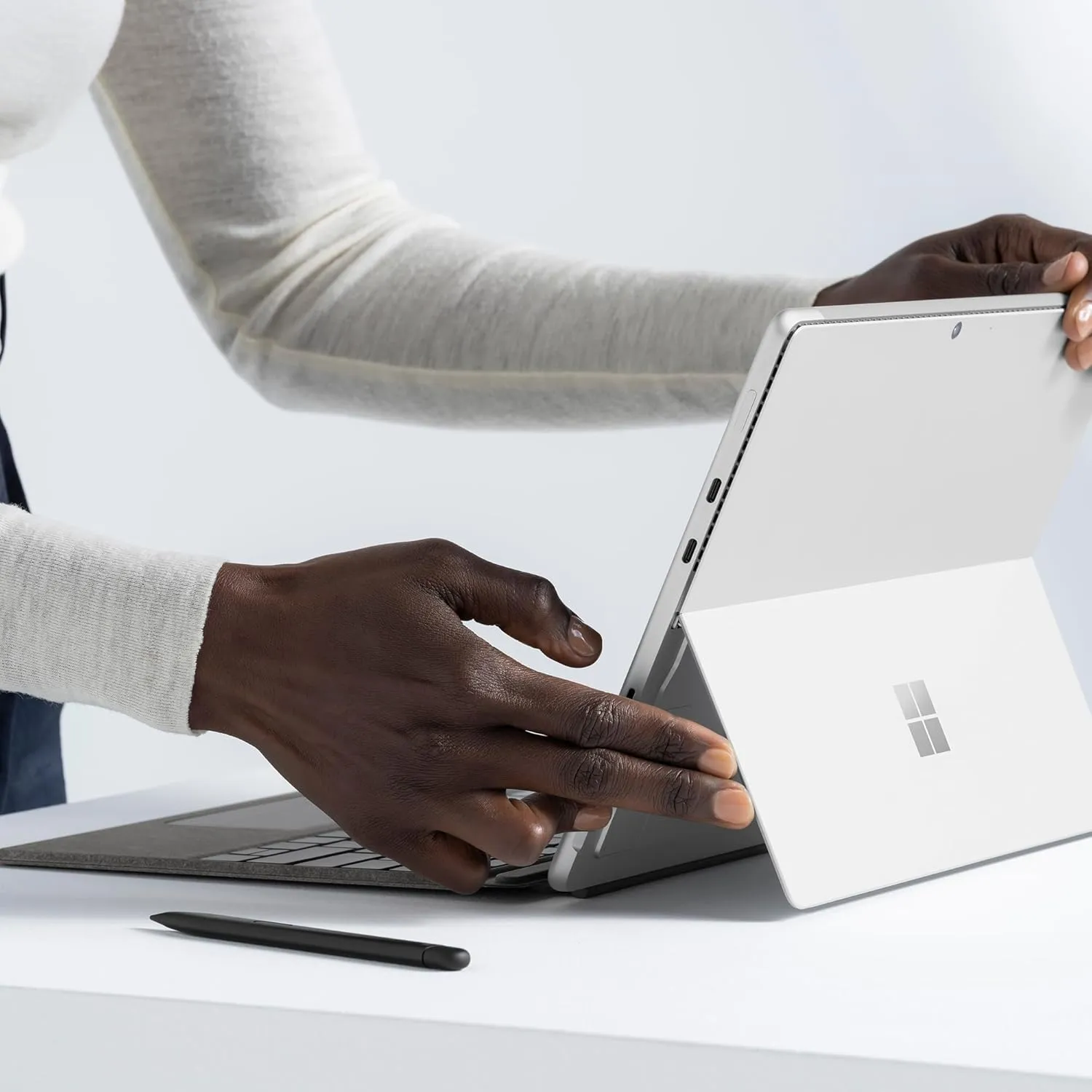 Microsoft Surface Pro Keyboard with Slim Pen 2 Bundle for Pro Copilot  (11th Edition), Pro 9 and Pro 8, Alcantara Material, Platinum