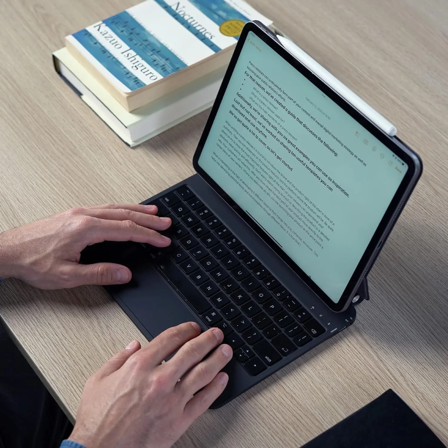 QUARK Keyboard Case for iPad 11th (A16, 2025) & 10th Gen 2022, Magic Keyboard Case for iPad 10.9-inch with Floating Cantilever Stand, Multi-Touch Trackpad, Backlit Keys, Black