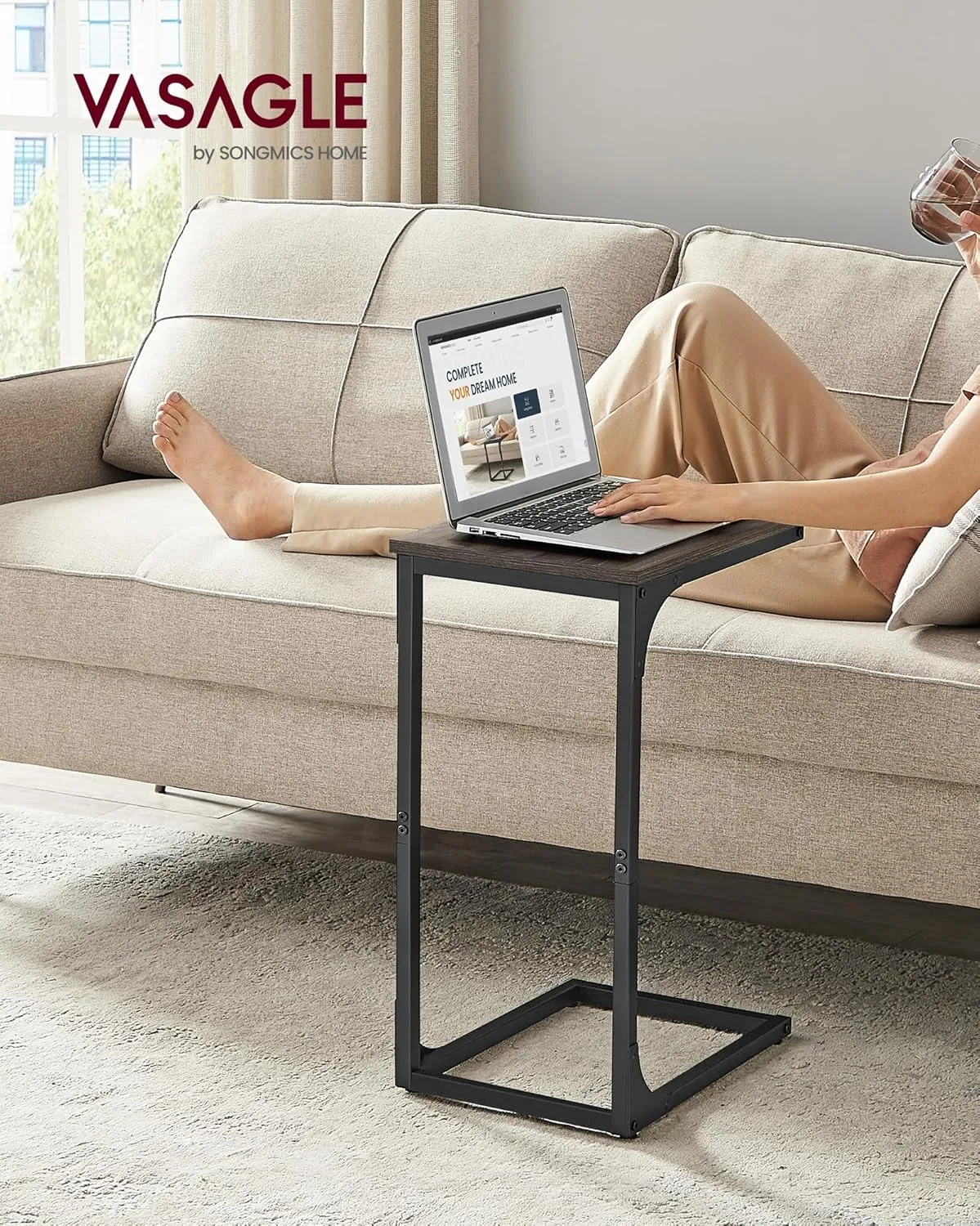 VASAGLE C-Shaped End Table, Small Side Table for Couch, Sofa Table with Metal Frame for Living Room, Bedroom, Bedside, Chestnut Brown and Black