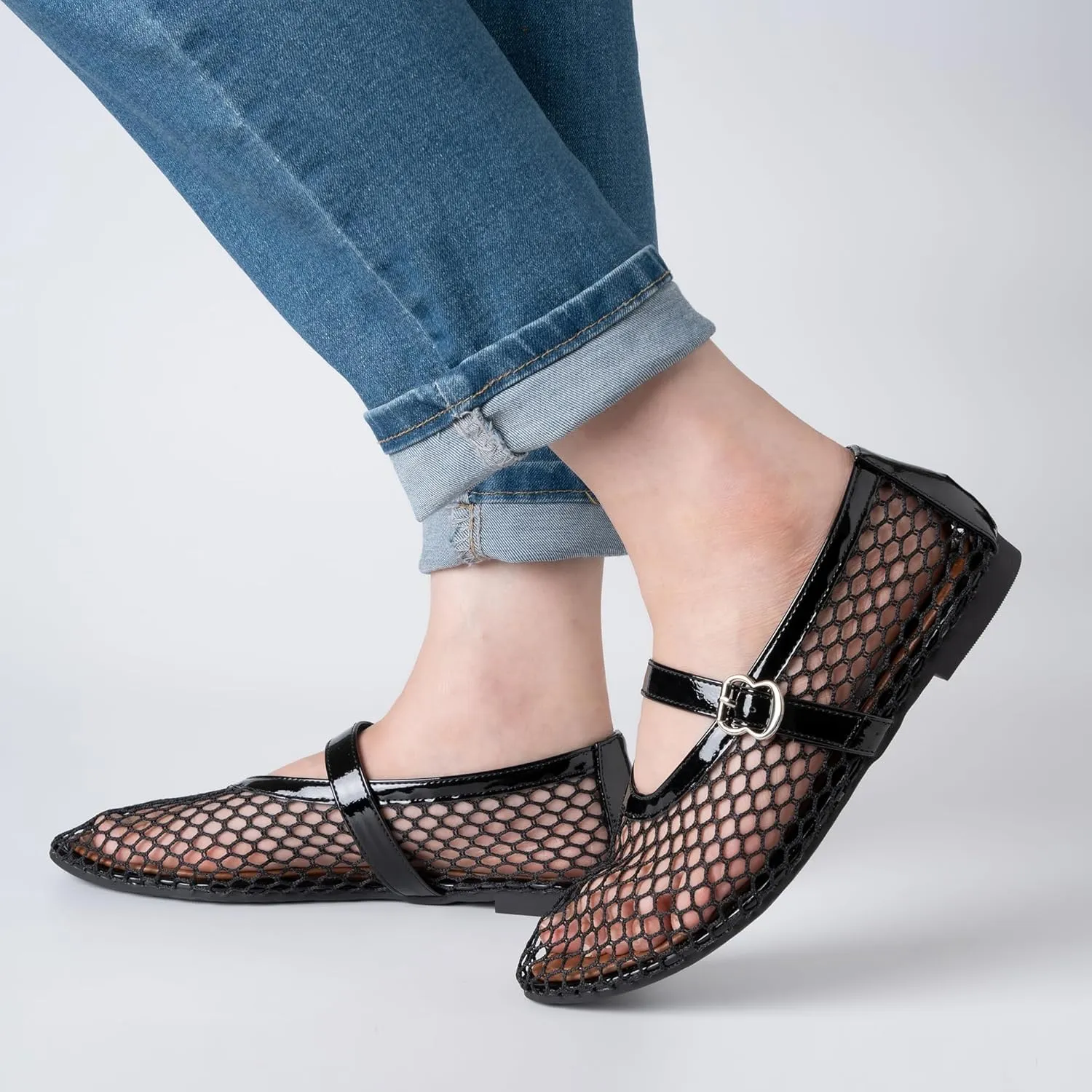 Women's Ballet Flats Mary Jane Shoes With Round Toe and Buckle Strap - Comfortable and Dressy